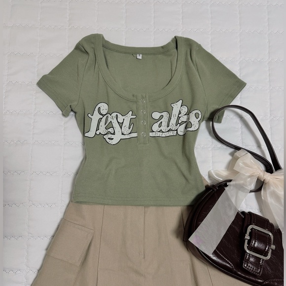 green sporty crop top - Picture 2 of 2